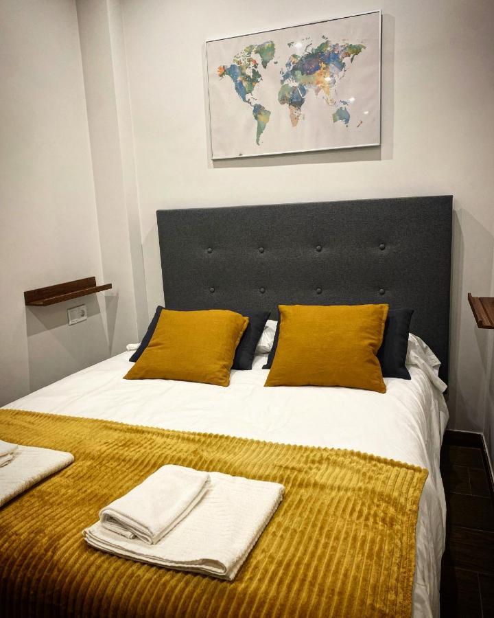 Acogedor Apartamento En La Buhaira Seville Luaran gambar